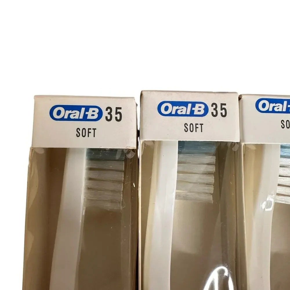 Oral B Advantage Straight Toothbrush 35 Soft Control Grip 1994 Lot of 5